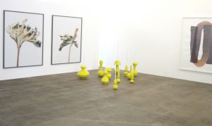 Werke von Thomas Flechtner (links), Fabien Clerc (mitte) und Andrea Heller (rechts) 2019 im Kunstraum Medici in Solothurn. (Foto: Eva Buhrfeind)