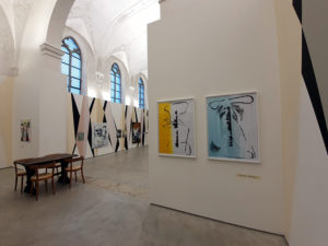 Blick in die Ausstellung «Aktion Winterhilfe» im Haus der Kunst St. Josef Solothurn.
